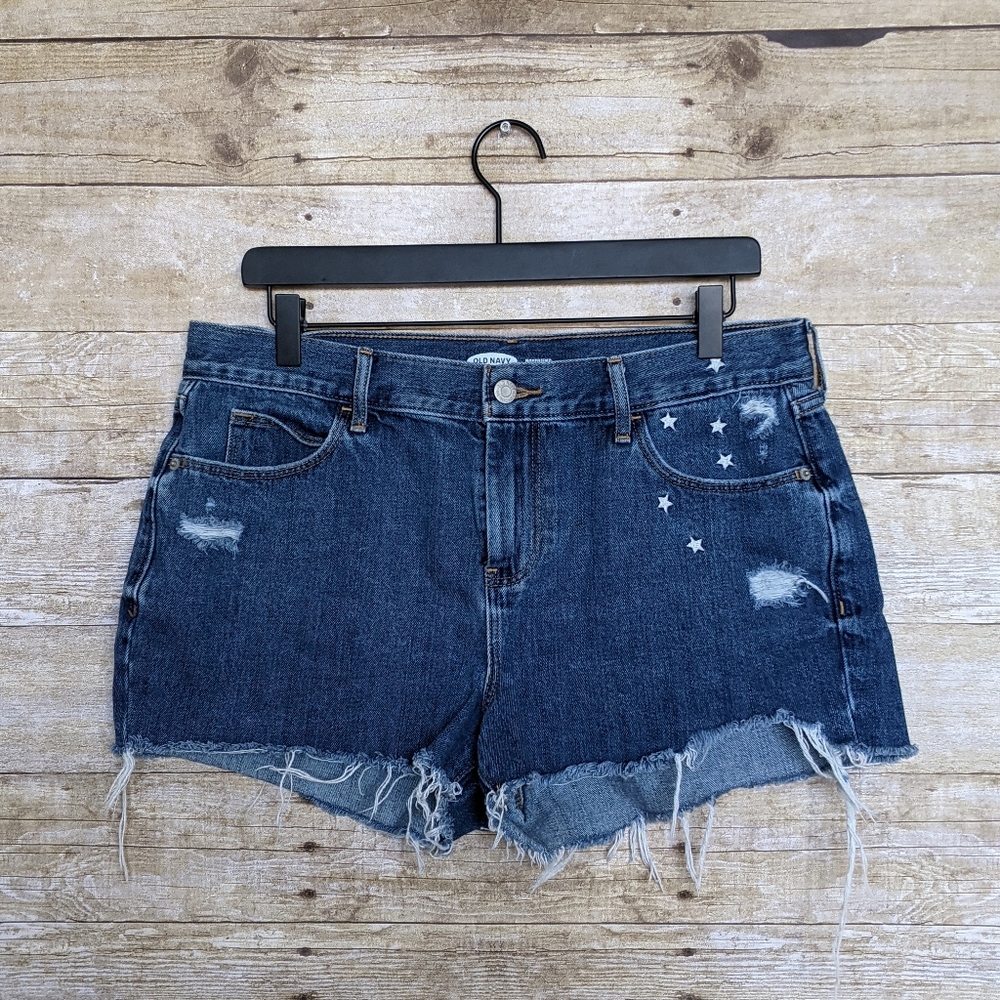 Old Navy Distressed Boyfriend Star Jean Shorts